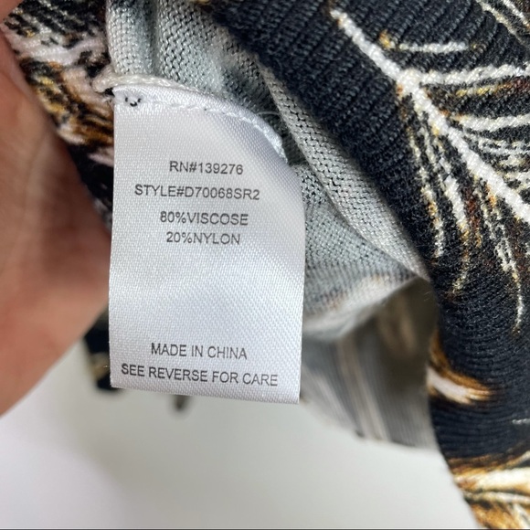 Stitch Fix l Daniel Rainn Button Down Cardigan Feather Print, XS - Picture 7 of 8